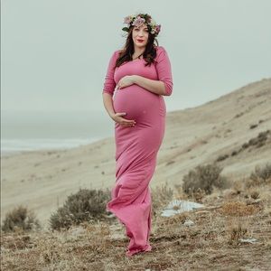 WORN ONCE MATERNITY PHOTOSHOOT LONG DRESS W/ Train
